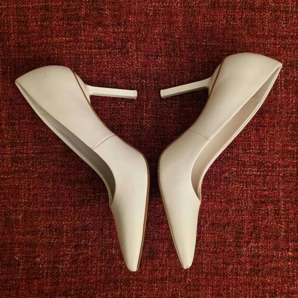 INC International Concepts White Pointed Heels - Picture 2 of 8